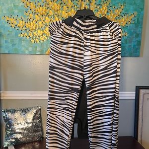 Black & White wide legged pants